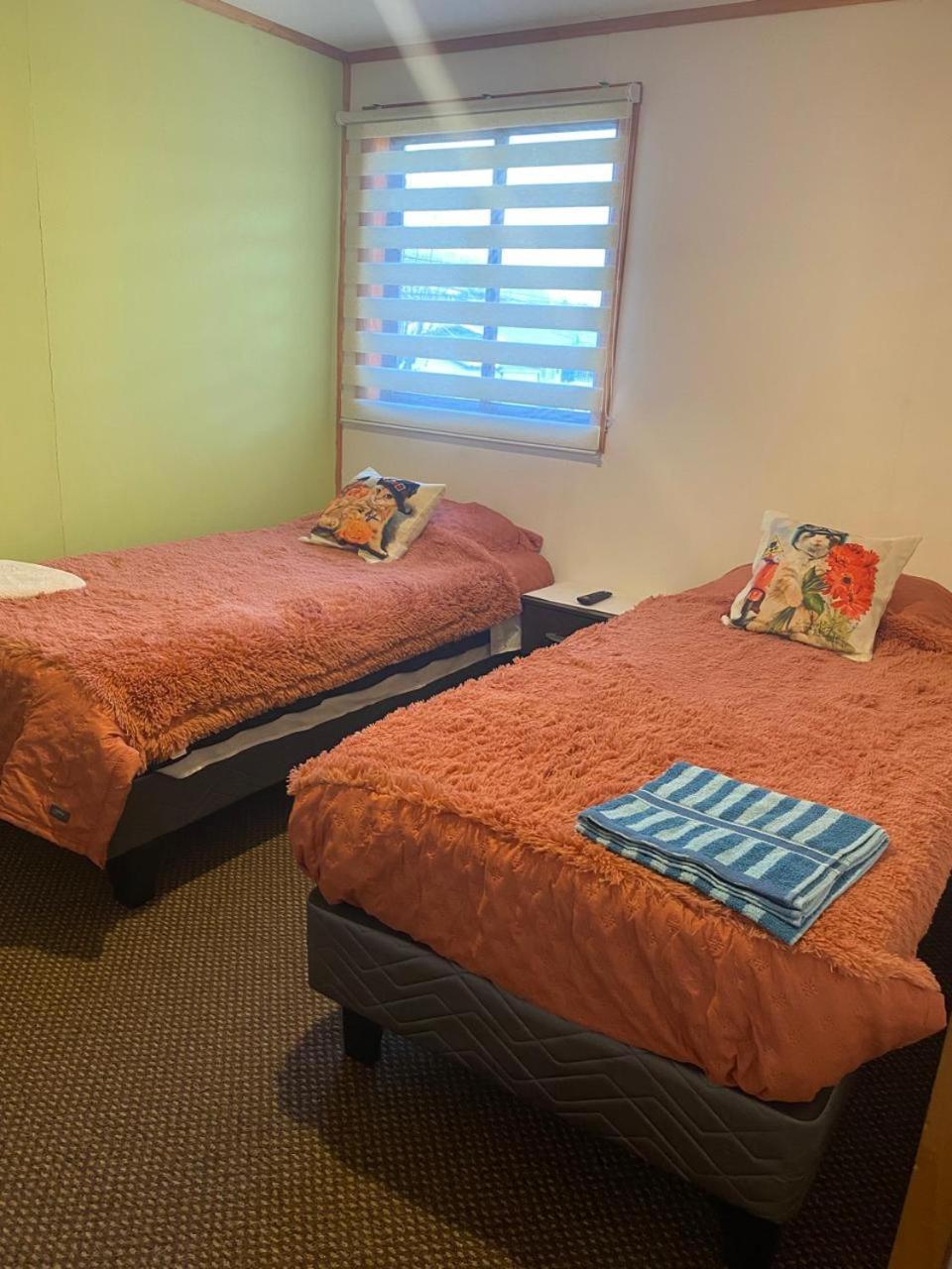 Posada De Los Gatos Bed & Breakfast Puerto Natales Dış mekan fotoğraf