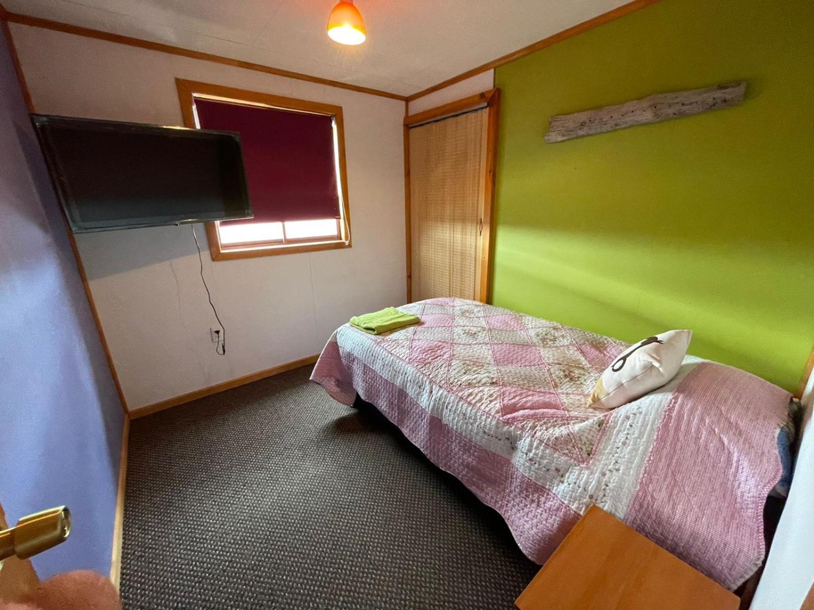 Posada De Los Gatos Bed & Breakfast Puerto Natales Dış mekan fotoğraf